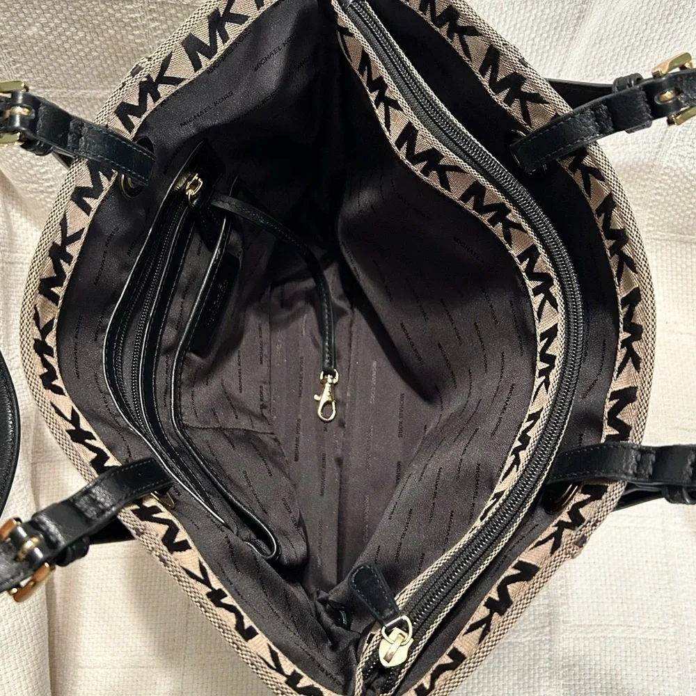 MICHAEL KORS Black and Brown Signature Tote with Gold Charm